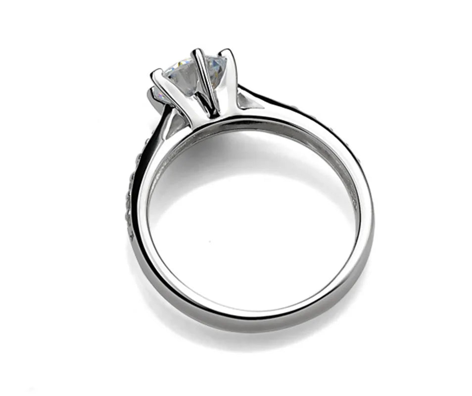 Solitaire Luxe Ring