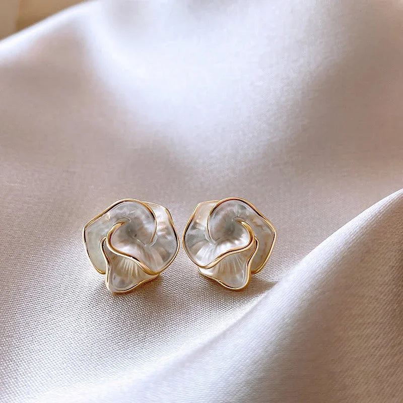 CamelliaGlow Studs