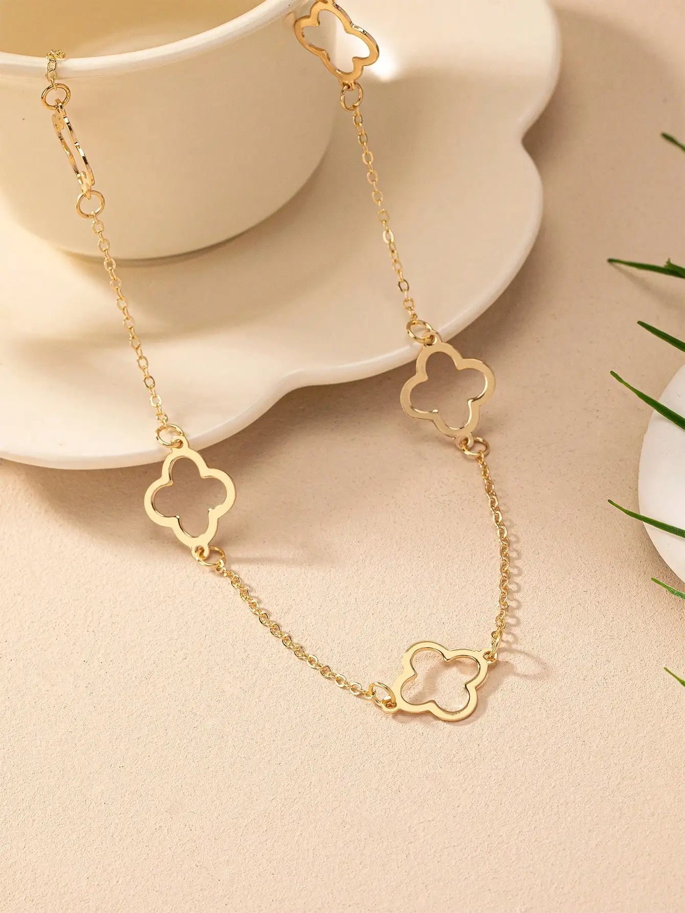 LuxeClover Necklace