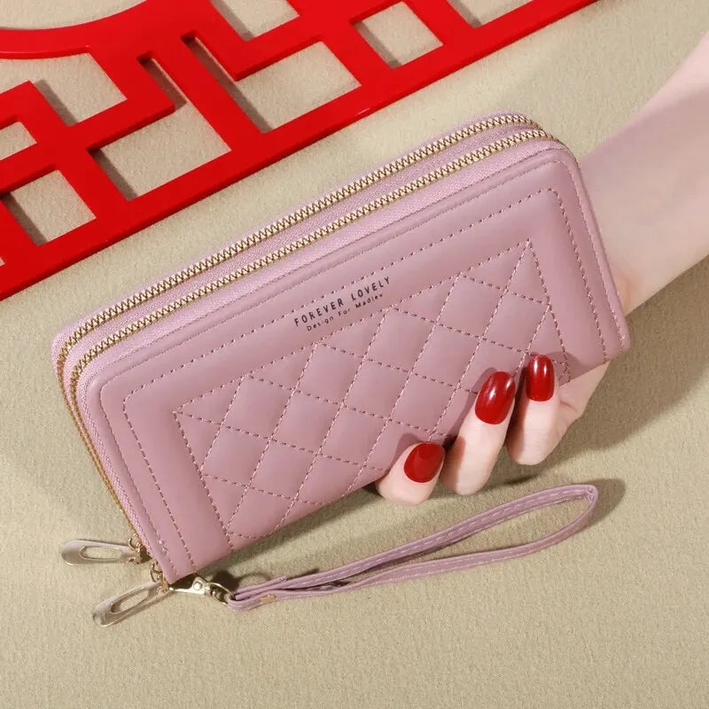 LuxeTassel Clutch