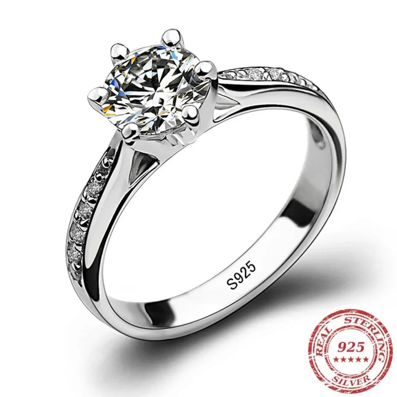 Solitaire Luxe Ring